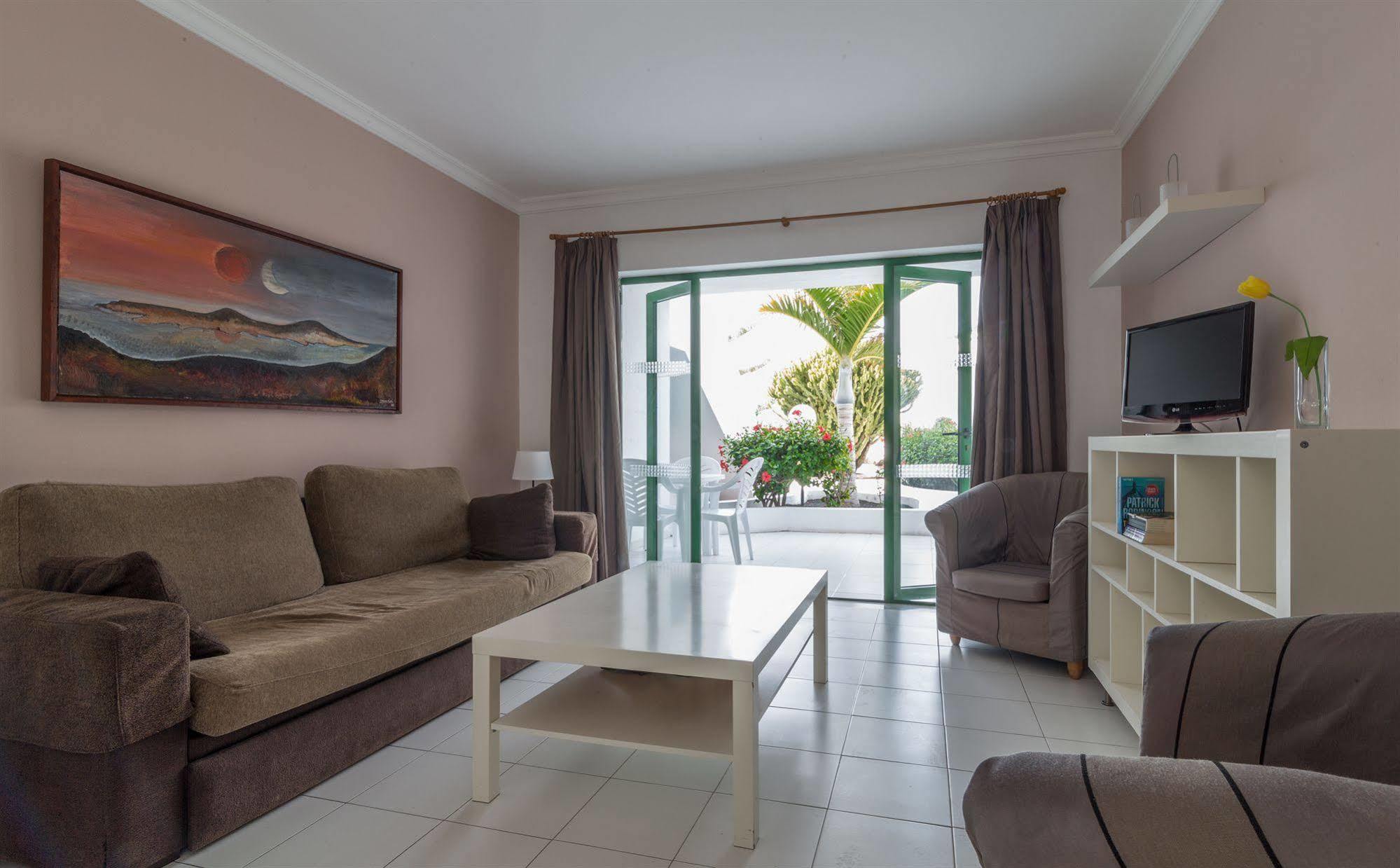 Apartamentos El Guarapo Costa Teguise Dış mekan fotoğraf